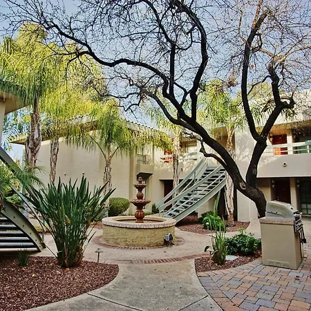 Walk To Fashion Park! Phoenix Abode W/ Pool Access-2